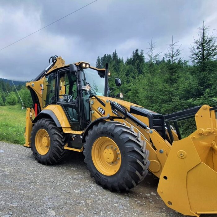 Închiriere Buldoexcavator CAT 444